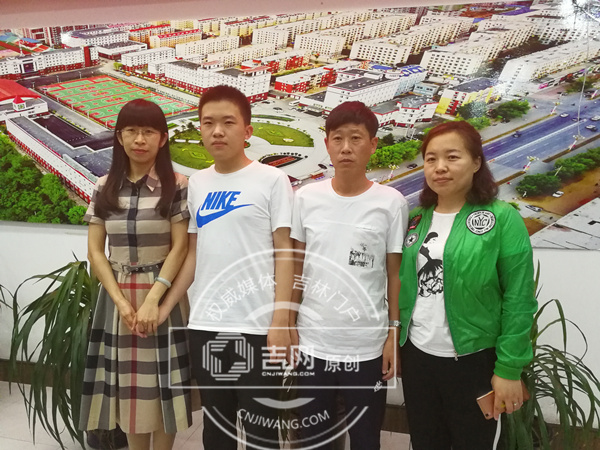 潘宇和父母、班主任